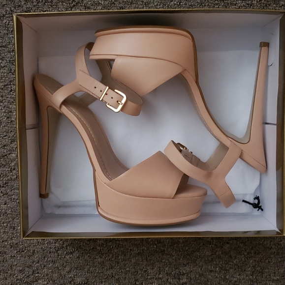 Blush color leather sandals - Picture 2 of 8